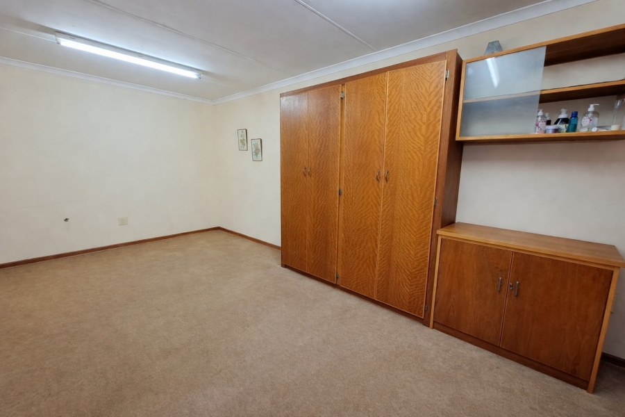 To Let 8 Bedroom Property for Rent in Dan Pienaar Free State